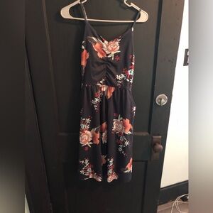 Women’s sundress trapless